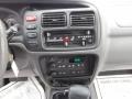Medium Gray Controls Photo for 2002 Chevrolet Tracker #43987280