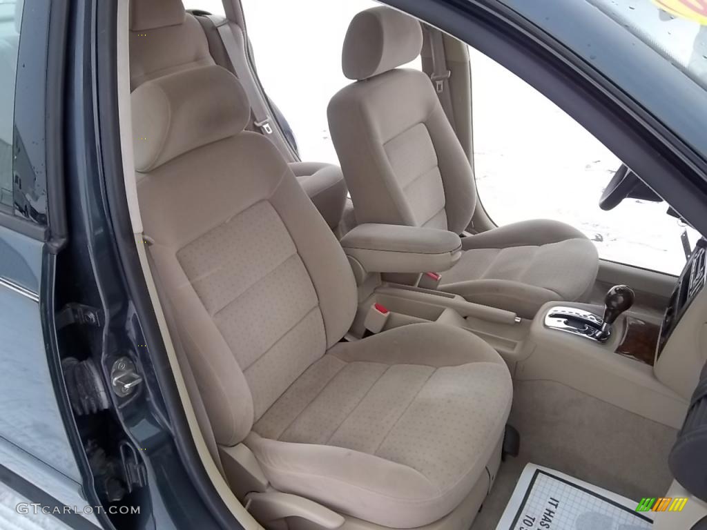 Beige Interior 2001 Volkswagen Passat GLS Sedan Photo #43989724