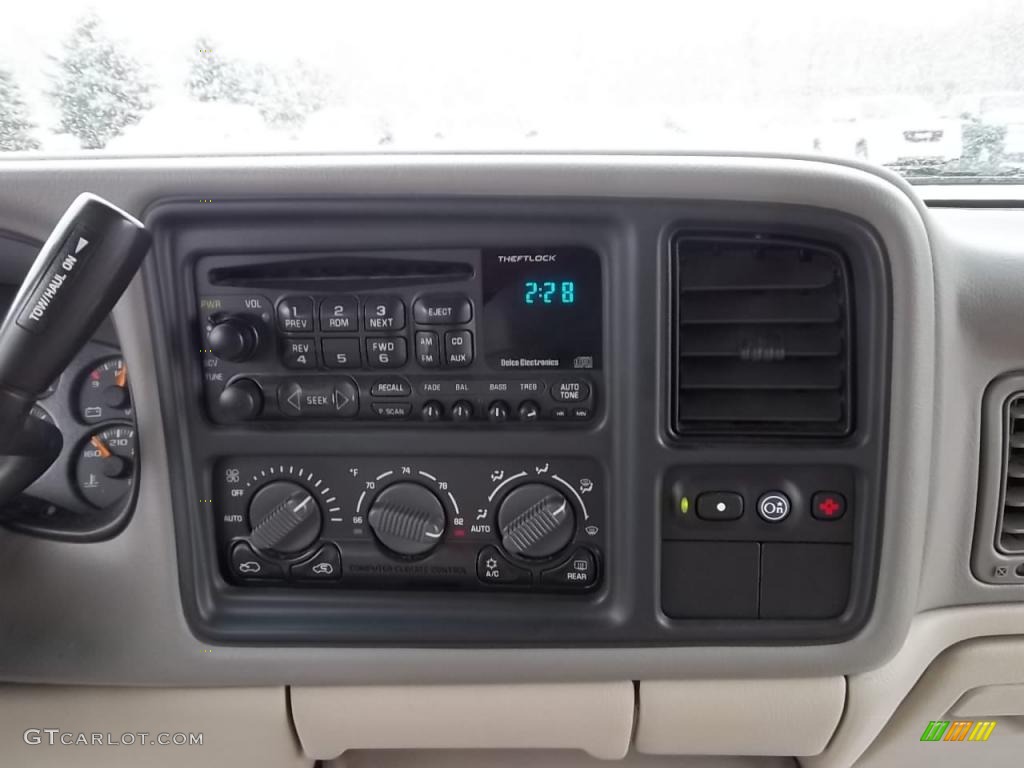 2002 GMC Yukon XL SLT 4x4 Controls Photo #43989892