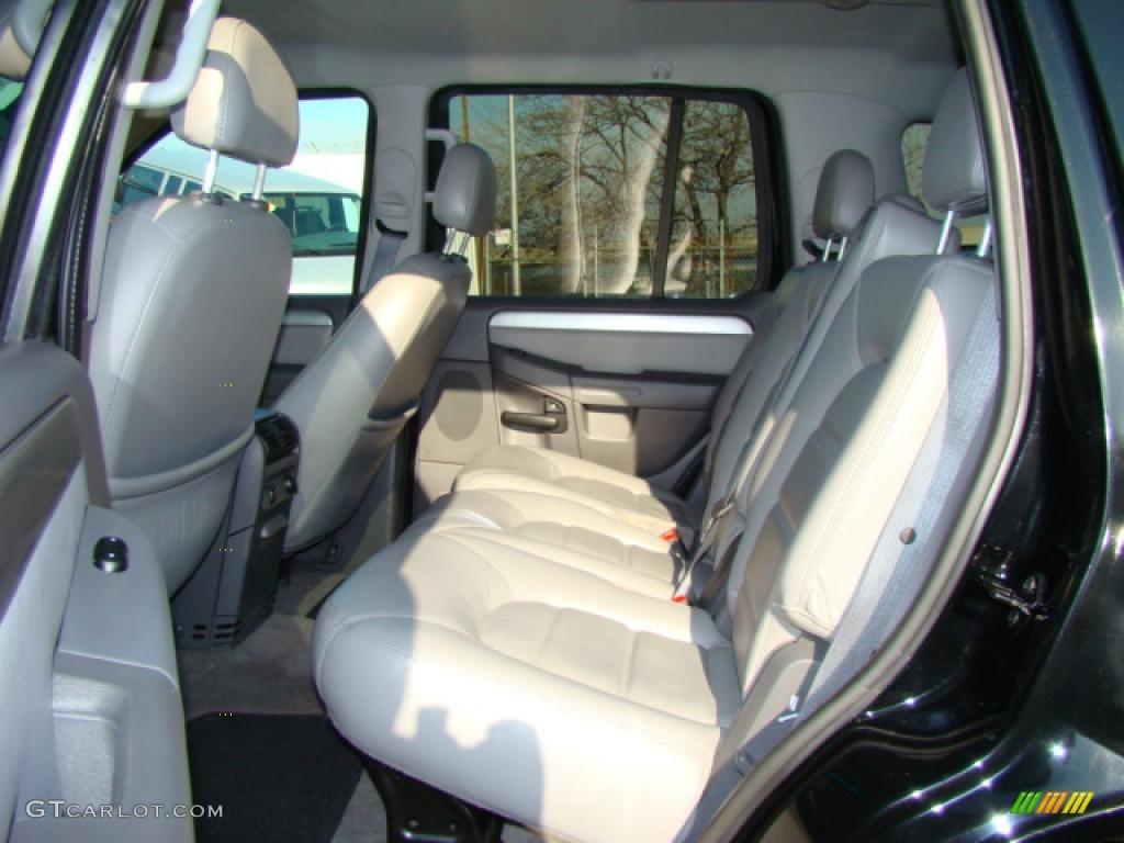 2004 Explorer XLT 4x4 - Black / Gray photo #18