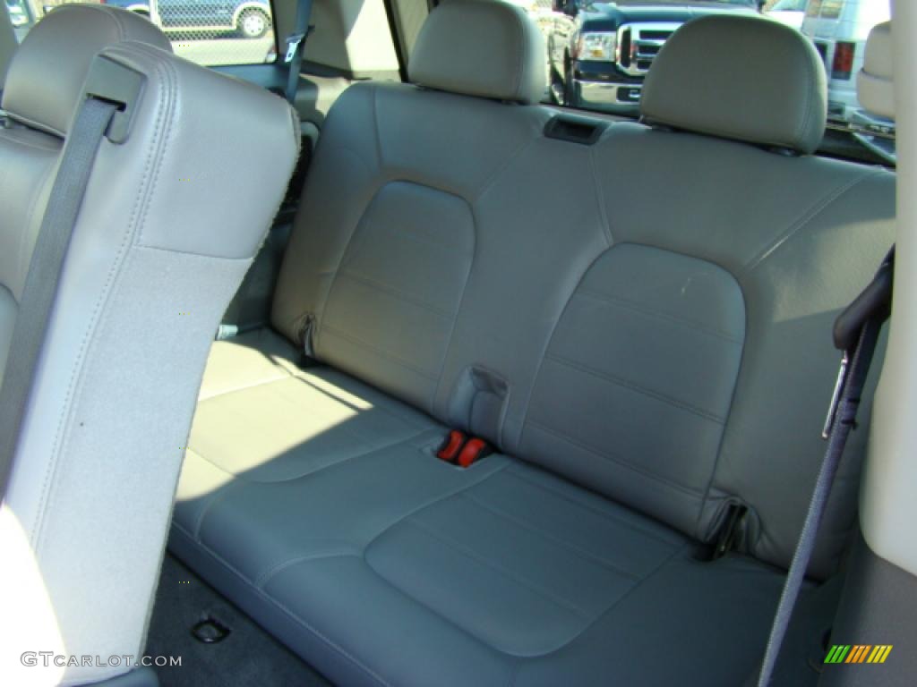 2004 Explorer XLT 4x4 - Black / Gray photo #24