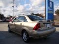 2001 Jackpot Gold Metallic Ford Focus SE Sedan  photo #6