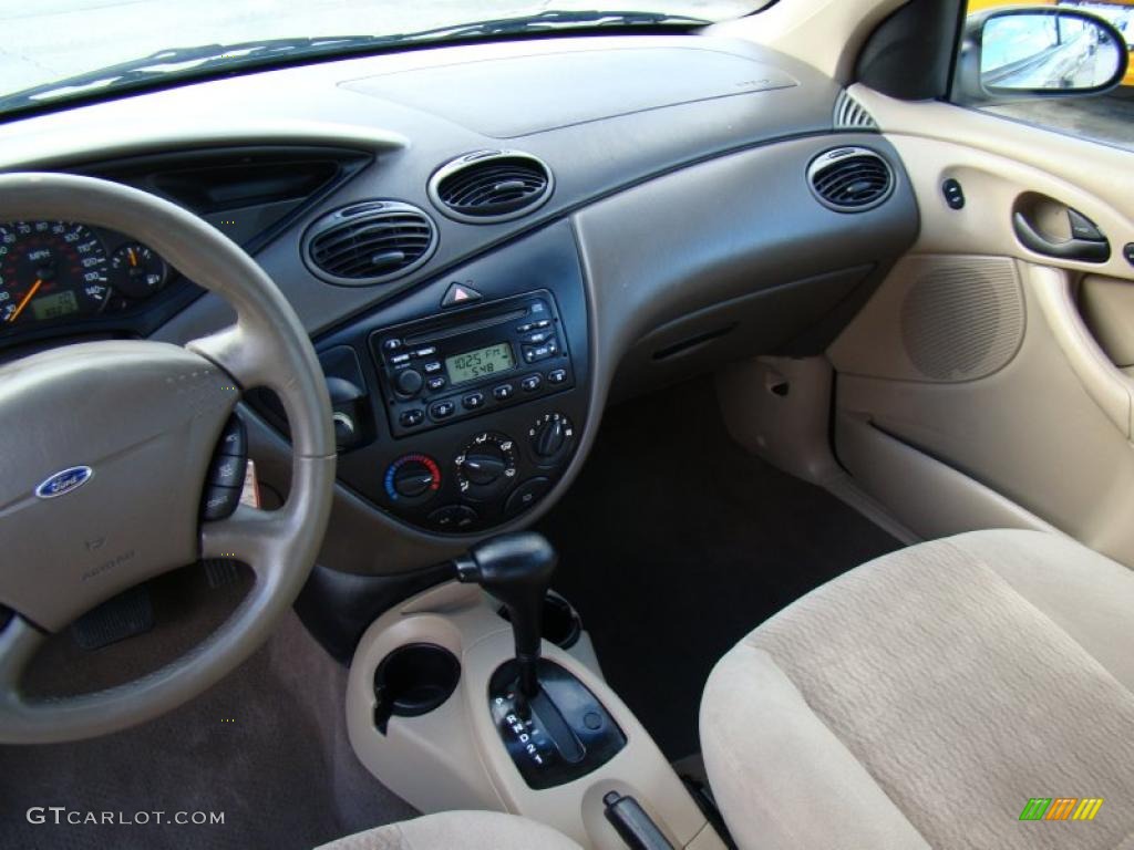 2001 Ford Focus SE Sedan Controls Photo #43996214