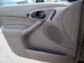 2001 Jackpot Gold Metallic Ford Focus SE Sedan  photo #19