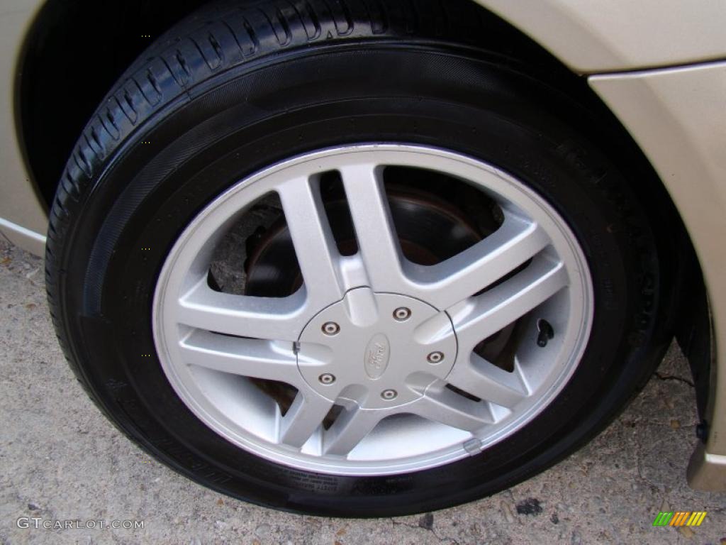 2001 Ford Focus SE Sedan Wheel Photo #43996406