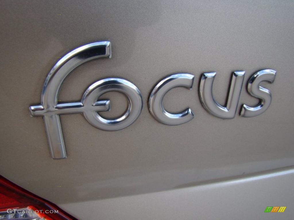 2001 Ford Focus SE Sedan Marks and Logos Photo #43996455