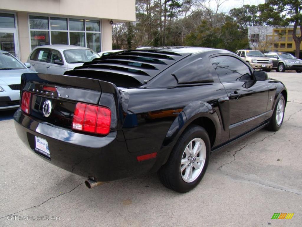 2007 Mustang V6 Premium Coupe - Black / Dark Charcoal photo #8