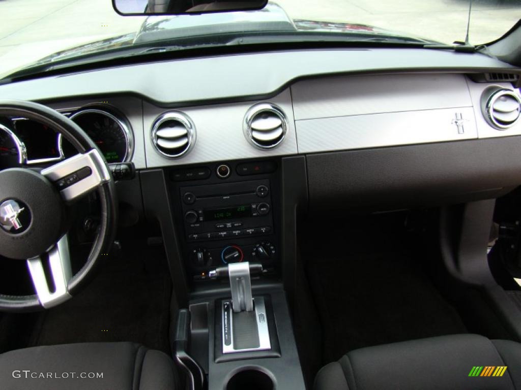 2007 Mustang V6 Premium Coupe - Black / Dark Charcoal photo #12