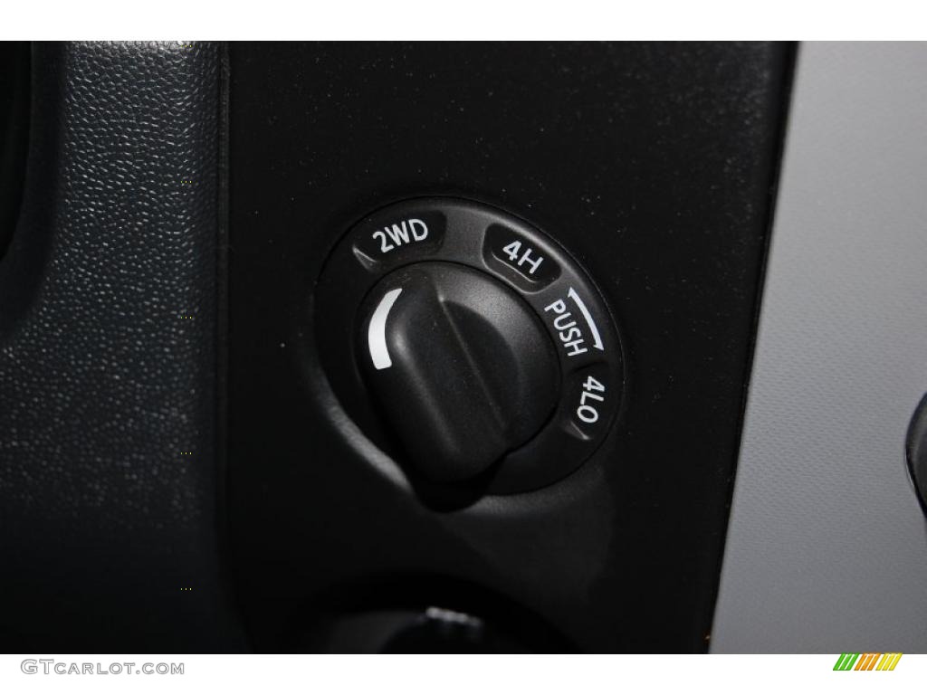 2009 Nissan Titan PRO-4X Crew Cab 4x4 Controls Photos