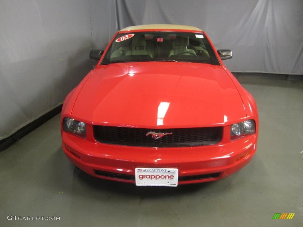 2005 Mustang V6 Deluxe Convertible - Torch Red / Medium Parchment photo #2