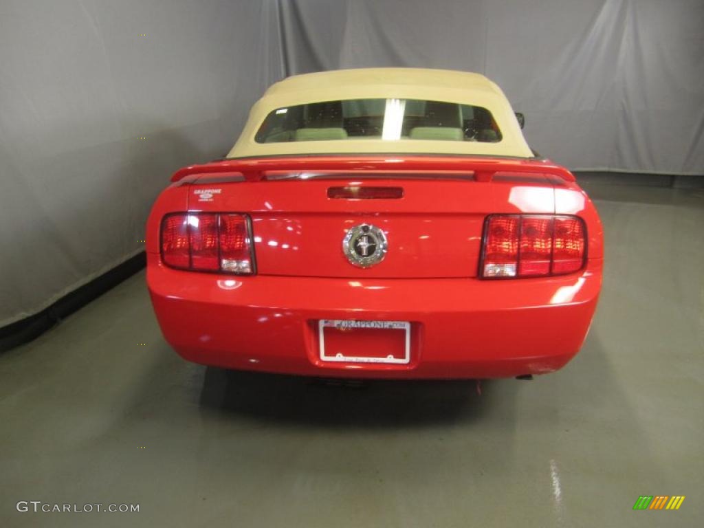 2005 Mustang V6 Deluxe Convertible - Torch Red / Medium Parchment photo #10
