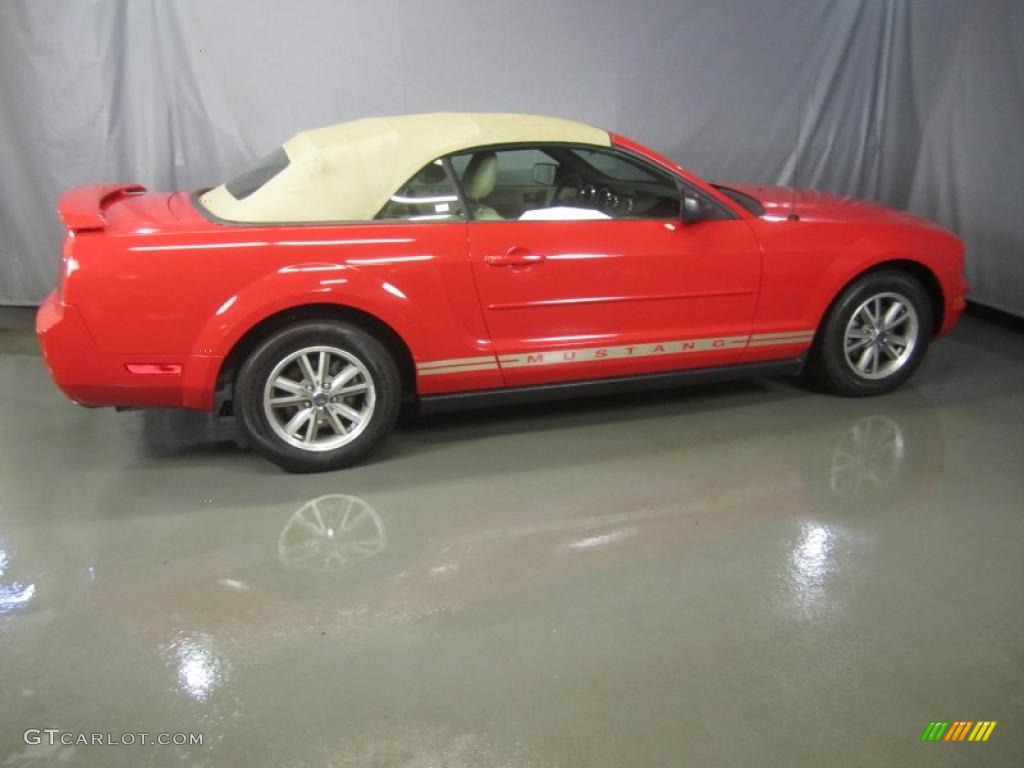 2005 Mustang V6 Deluxe Convertible - Torch Red / Medium Parchment photo #11