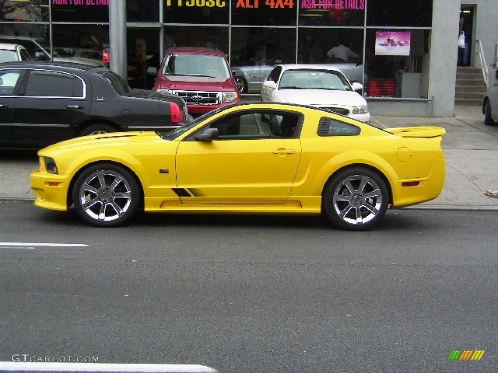 2006 Mustang Saleen S281 Supercharged Coupe - Screaming Yellow / Dark Charcoal photo #4