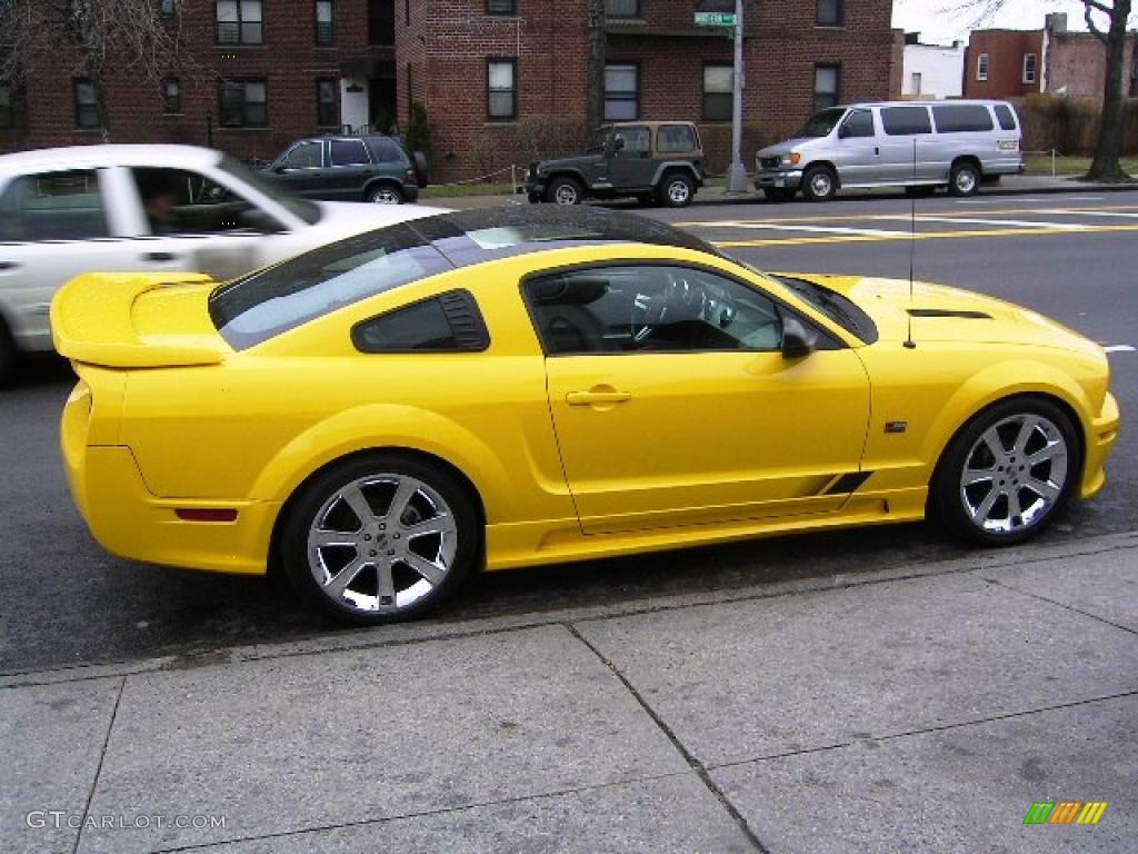 2006 Mustang Saleen S281 Supercharged Coupe - Screaming Yellow / Dark Charcoal photo #13