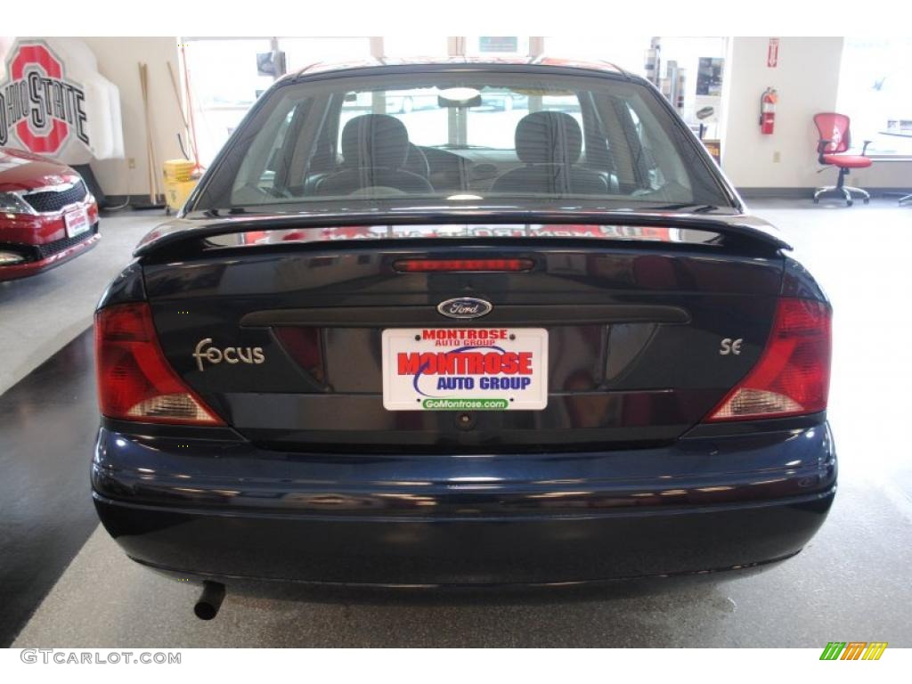 2001 Focus SE Sedan - Twilight Blue Metallic / Medium Graphite Grey photo #5