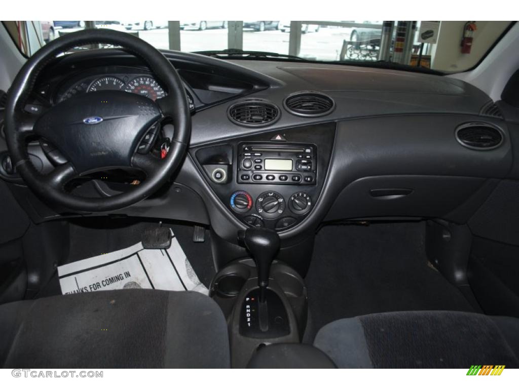 2001 Focus SE Sedan - Twilight Blue Metallic / Medium Graphite Grey photo #12