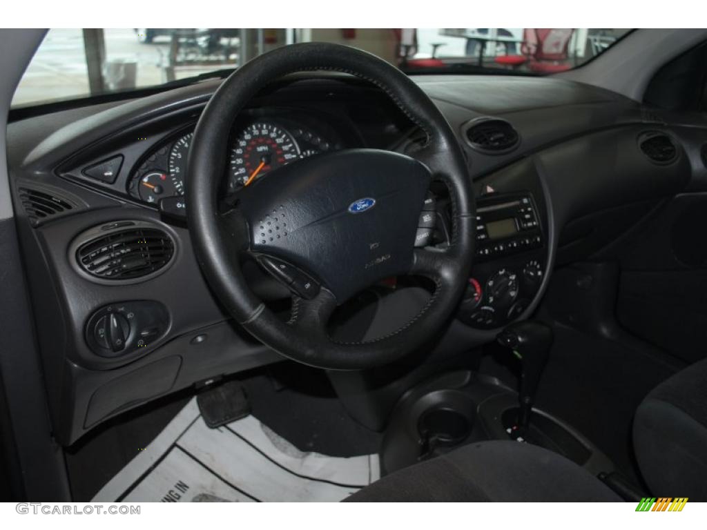 2001 Focus SE Sedan - Twilight Blue Metallic / Medium Graphite Grey photo #13