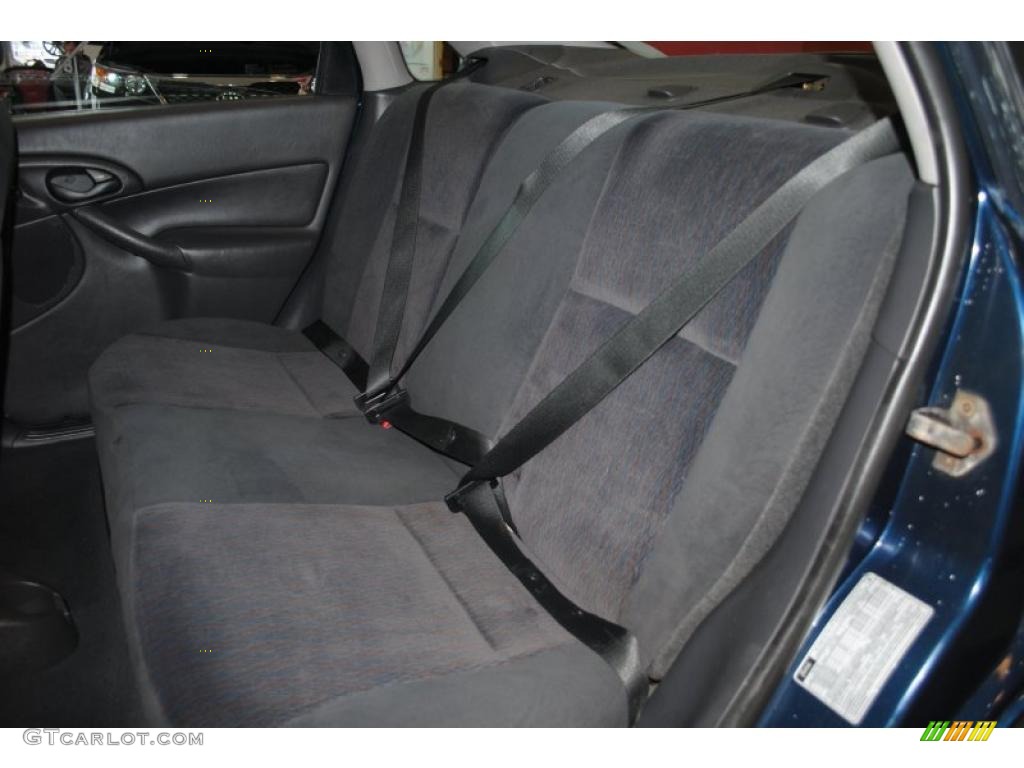 2001 Focus SE Sedan - Twilight Blue Metallic / Medium Graphite Grey photo #16