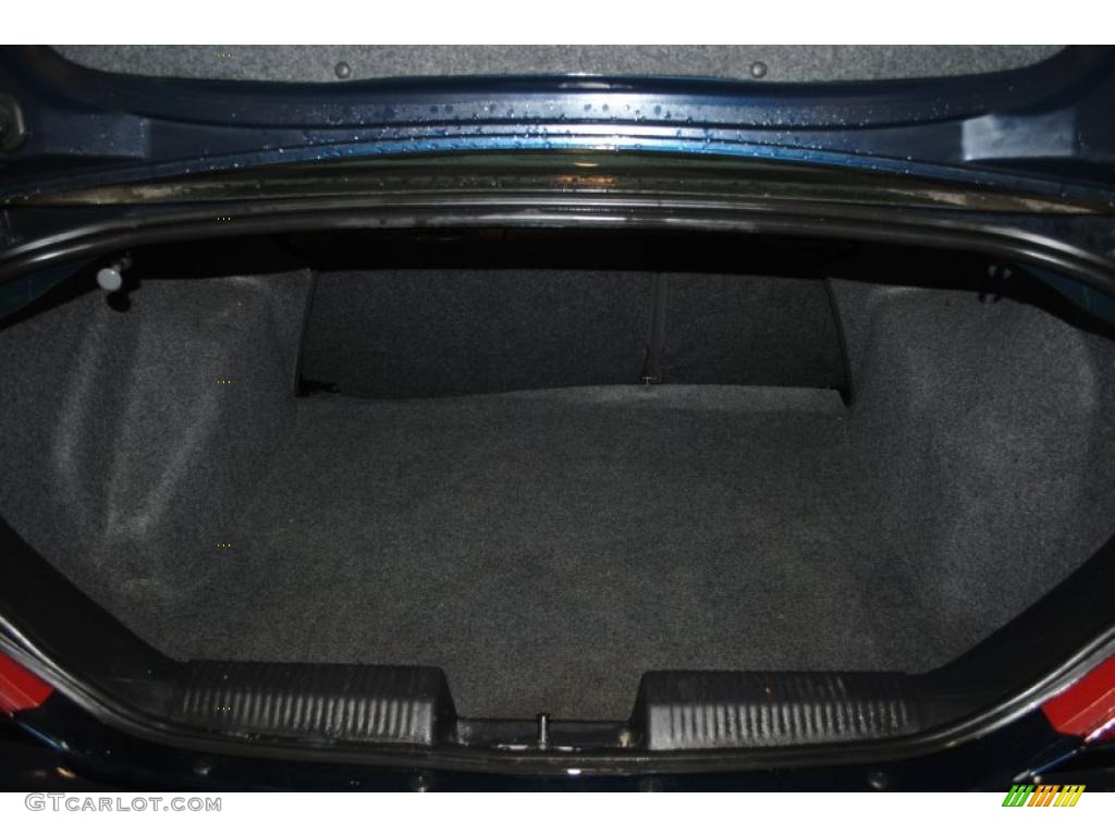 2001 Focus SE Sedan - Twilight Blue Metallic / Medium Graphite Grey photo #20