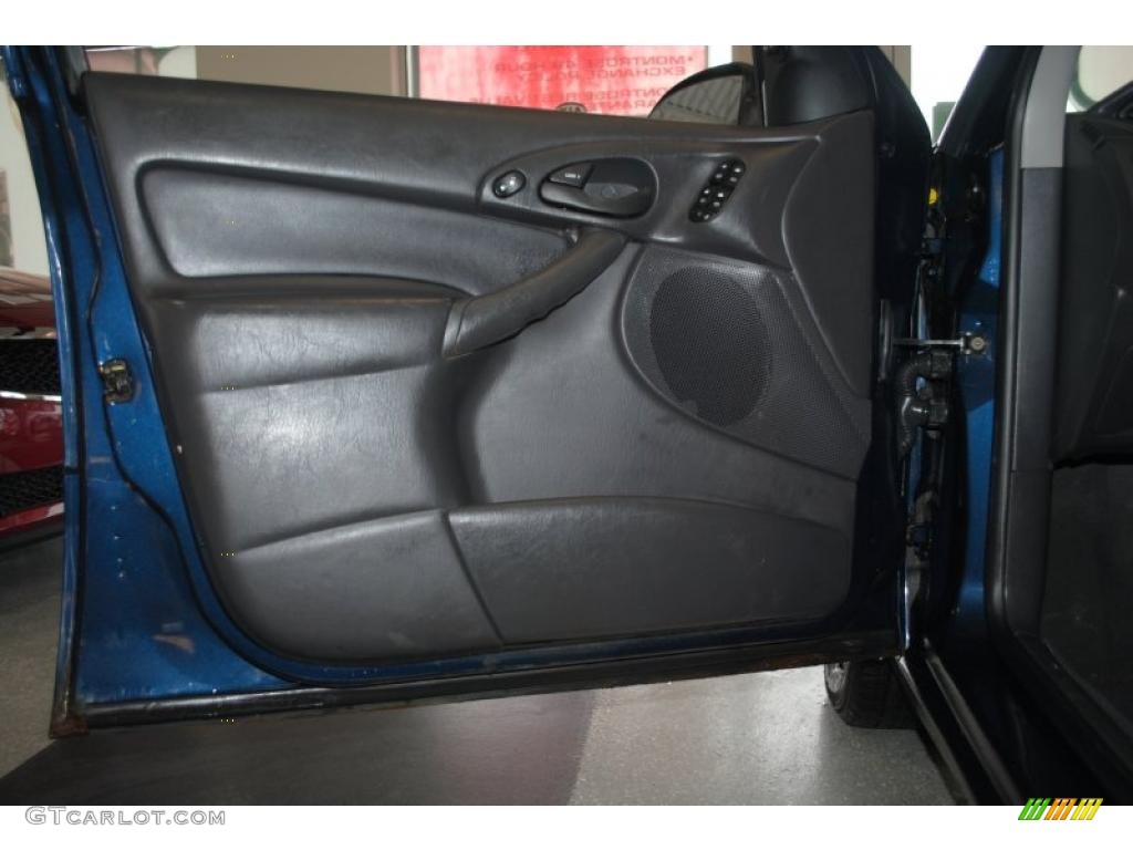 2001 Focus SE Sedan - Twilight Blue Metallic / Medium Graphite Grey photo #33