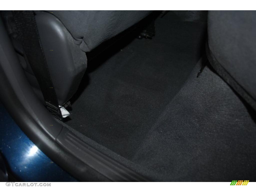 2001 Focus SE Sedan - Twilight Blue Metallic / Medium Graphite Grey photo #36