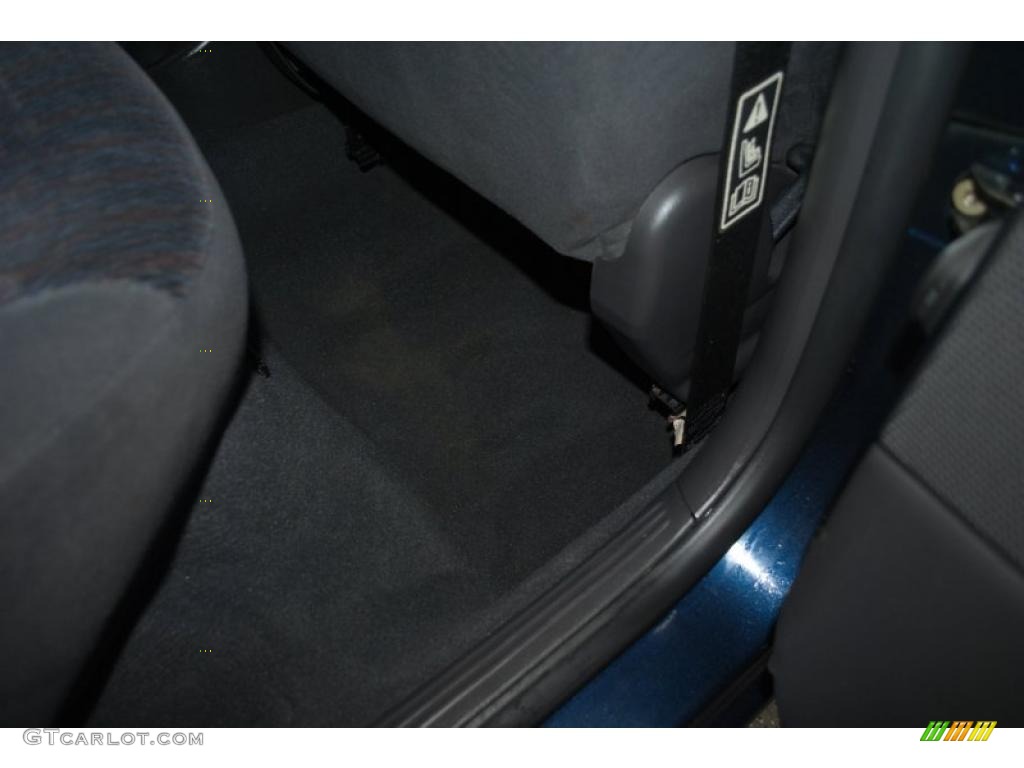 2001 Focus SE Sedan - Twilight Blue Metallic / Medium Graphite Grey photo #38