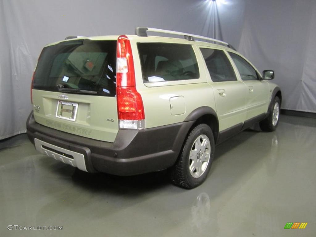 2006 XC70 AWD - Lunar Gold Metallic / Taupe photo #11