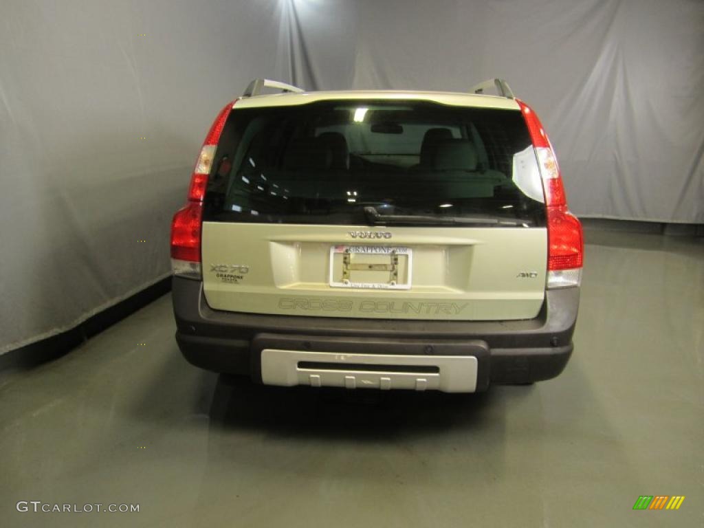 2006 XC70 AWD - Lunar Gold Metallic / Taupe photo #12