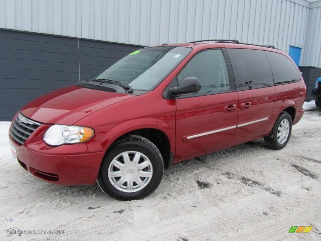 2007 Town & Country Touring - Inferno Red Crystal Pearl / Medium Slate Gray photo #1