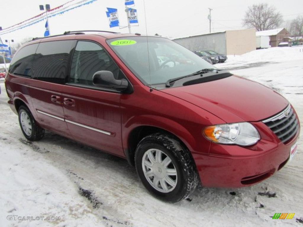 2007 Town & Country Touring - Inferno Red Crystal Pearl / Medium Slate Gray photo #2