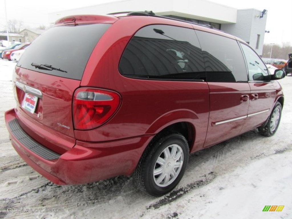 2007 Town & Country Touring - Inferno Red Crystal Pearl / Medium Slate Gray photo #3