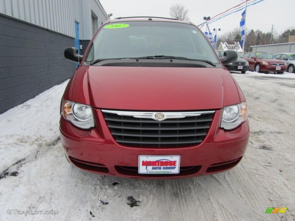2007 Town & Country Touring - Inferno Red Crystal Pearl / Medium Slate Gray photo #6