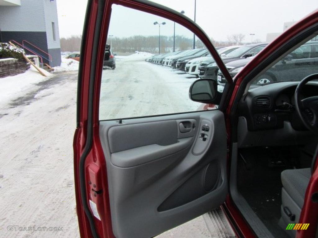2007 Town & Country Touring - Inferno Red Crystal Pearl / Medium Slate Gray photo #15