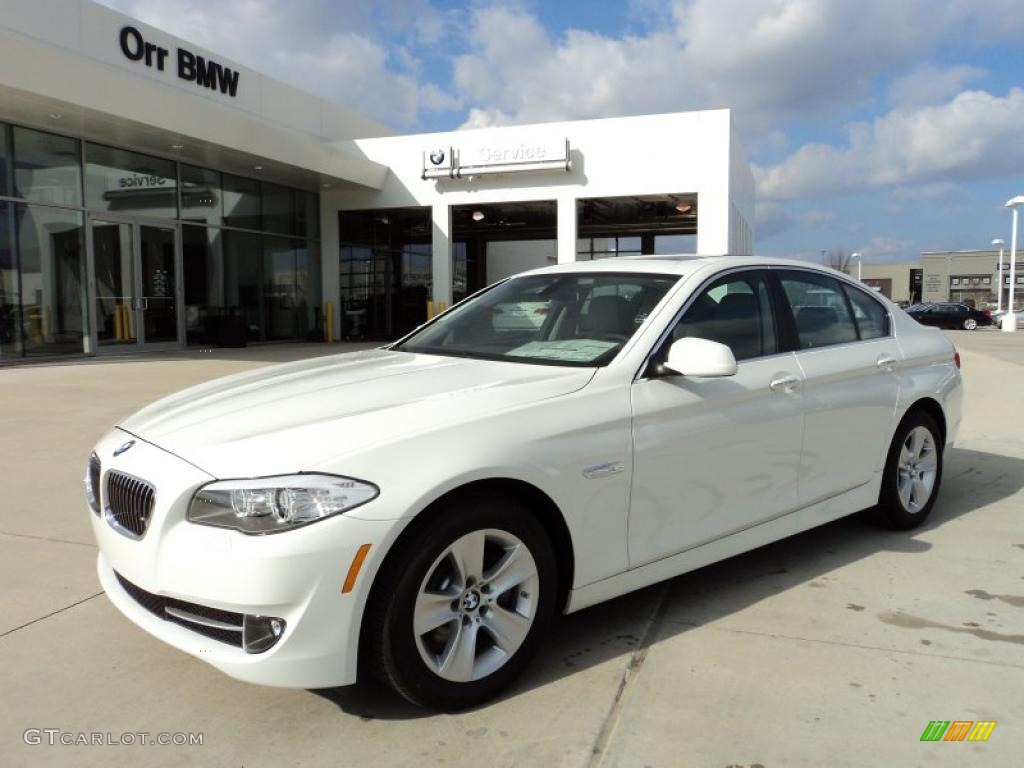 2011 5 Series 528i Sedan - Alpine White / Everest Gray photo #1