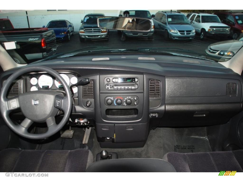 2004 Dodge Ram 2500 SLT Quad Cab 4x4 Dark Slate Gray Dashboard Photo #44021577