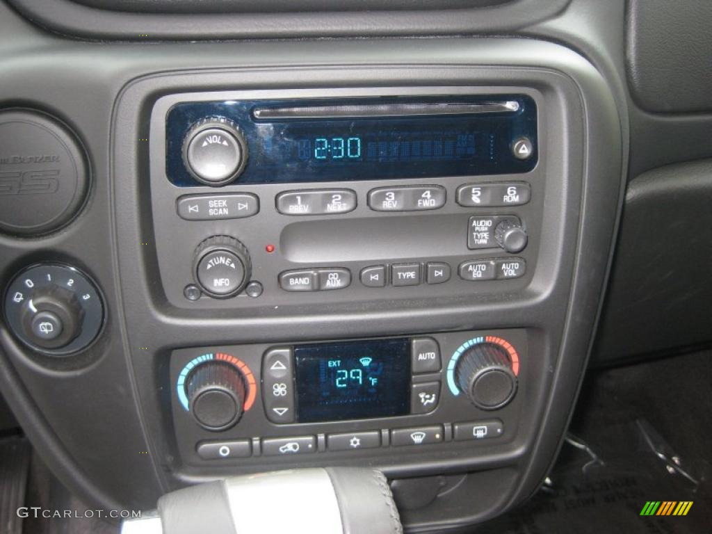 2008 Chevrolet TrailBlazer SS 4x4 Controls Photo #44028420