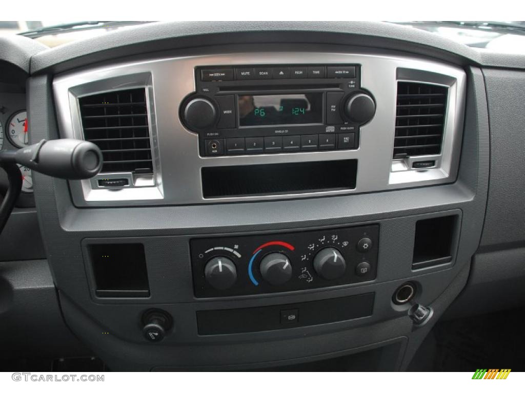 2007 Dodge Ram 3500 SLT Mega Cab Dually Controls Photo #44034652
