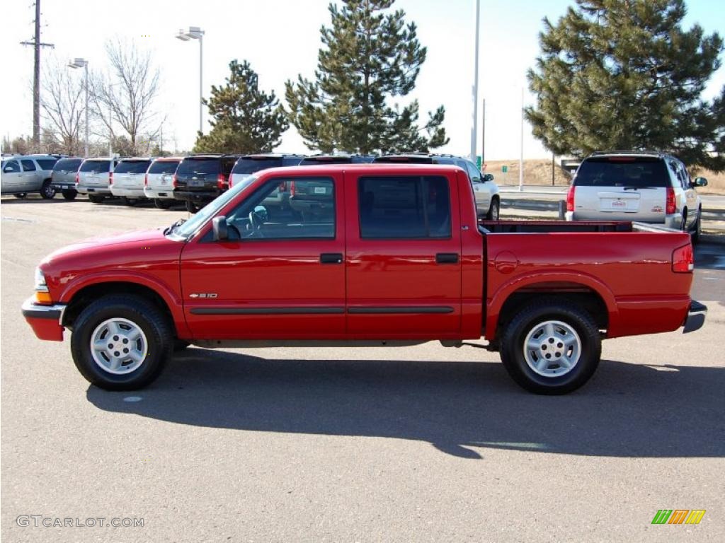 2001 S10 LS Crew Cab 4x4 - Victory Red / Graphite photo #6