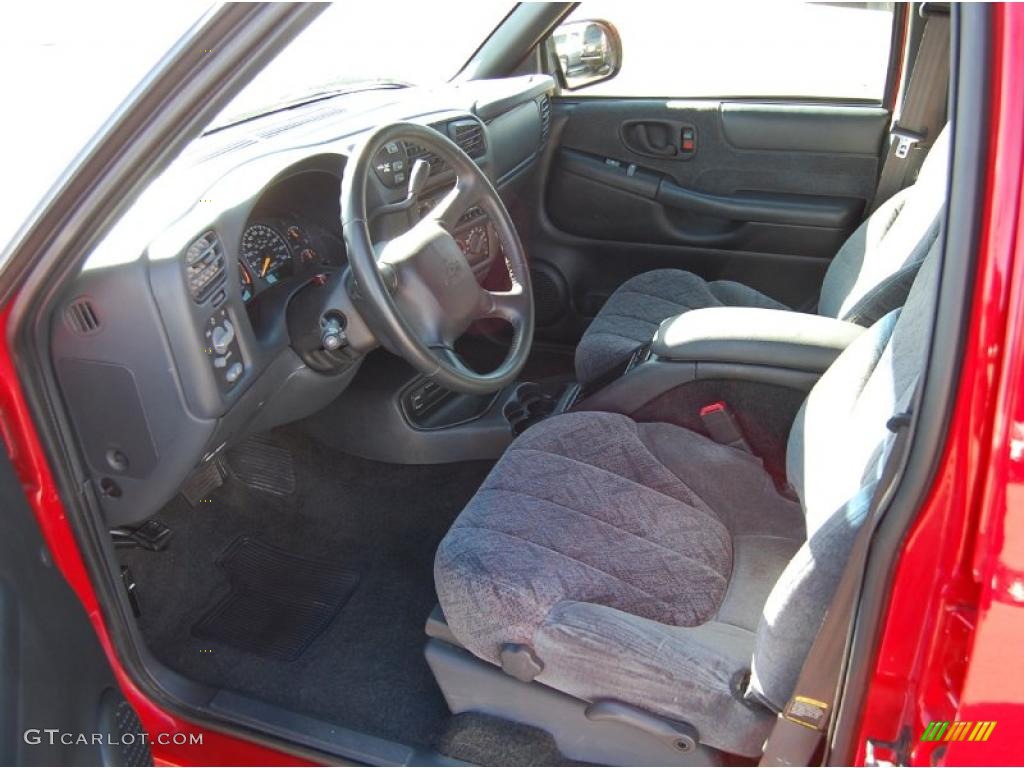 2001 S10 LS Crew Cab 4x4 - Victory Red / Graphite photo #12