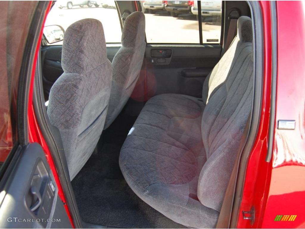 2001 S10 LS Crew Cab 4x4 - Victory Red / Graphite photo #18