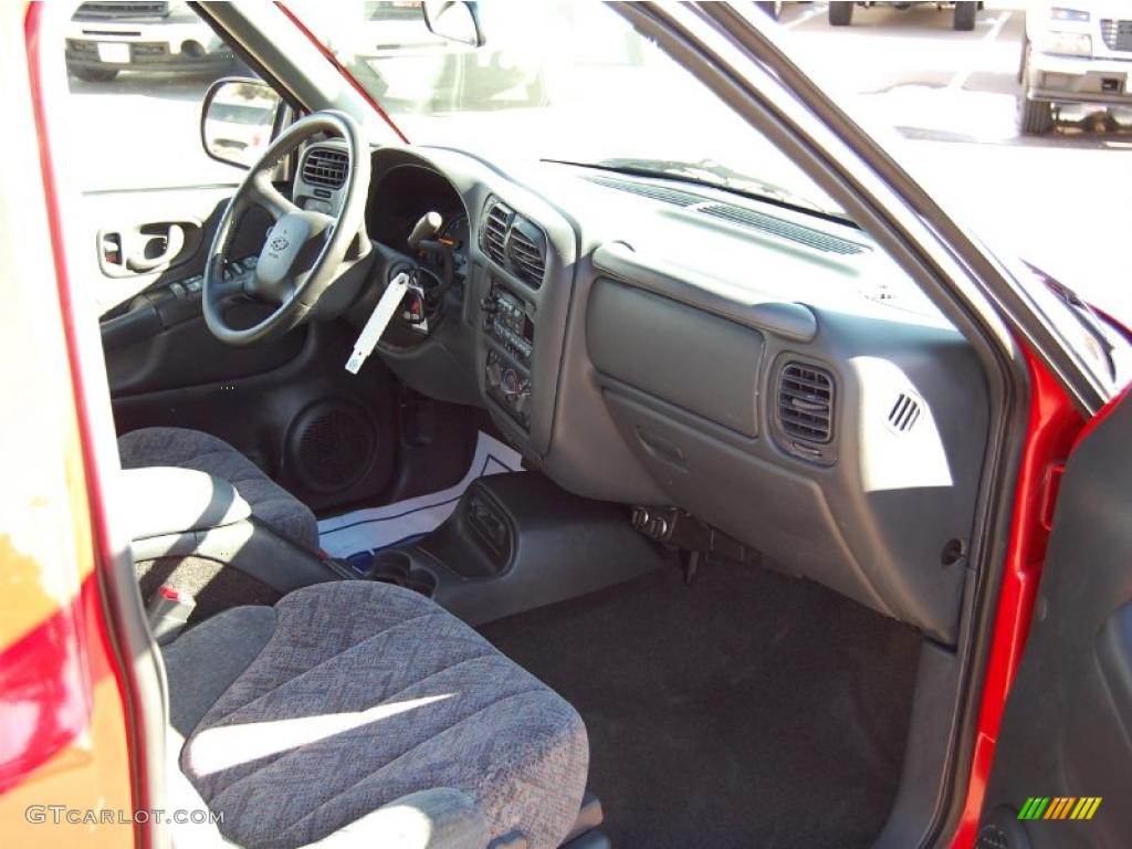 2001 S10 LS Crew Cab 4x4 - Victory Red / Graphite photo #19