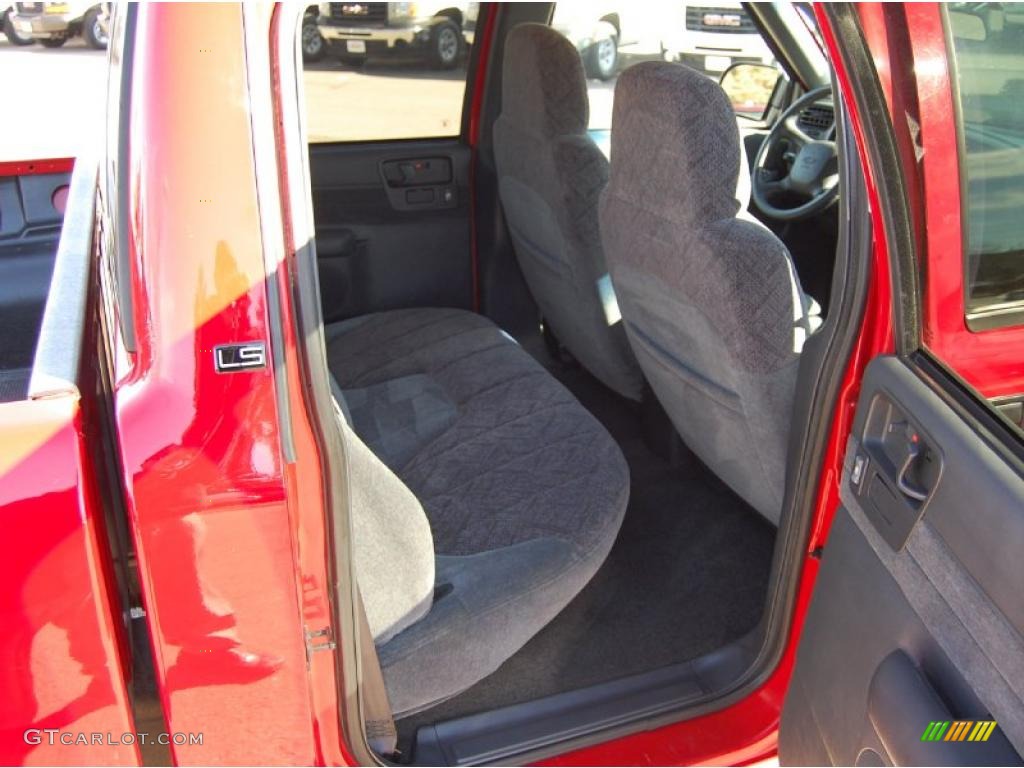 2001 S10 LS Crew Cab 4x4 - Victory Red / Graphite photo #20