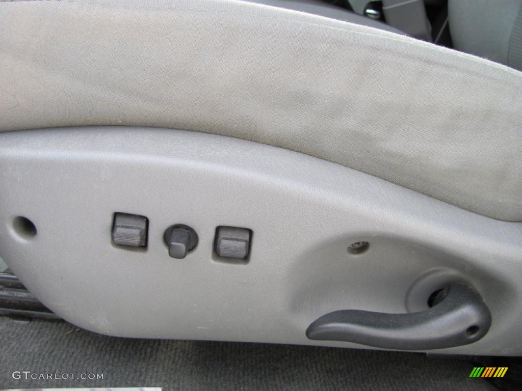 2005 Dakota SLT Club Cab 4x4 - Bright White / Medium Slate Gray photo #9