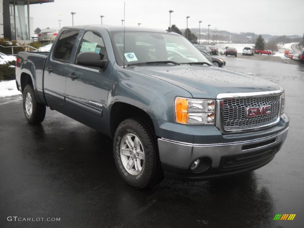 2011 Sierra 1500 SLE Crew Cab 4x4 - Storm Gray Metallic / Ebony photo #2
