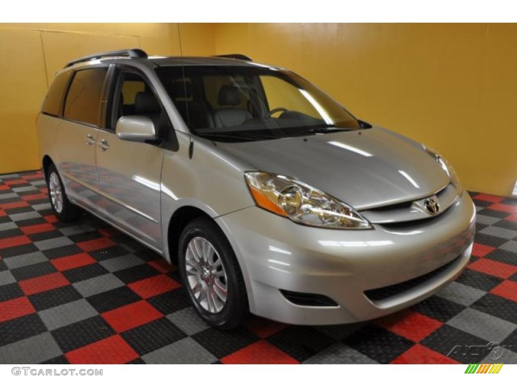 Silver Shadow Pearl Toyota Sienna