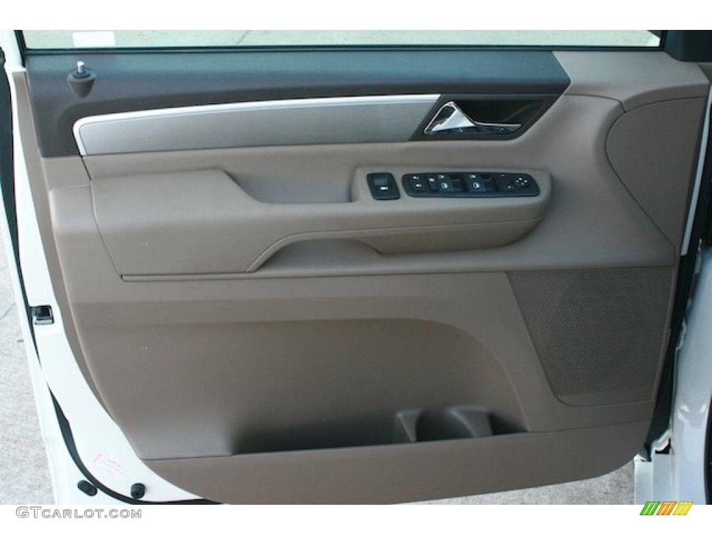 2011 Volkswagen Routan SE Sierra Stone Door Panel Photo #44054008