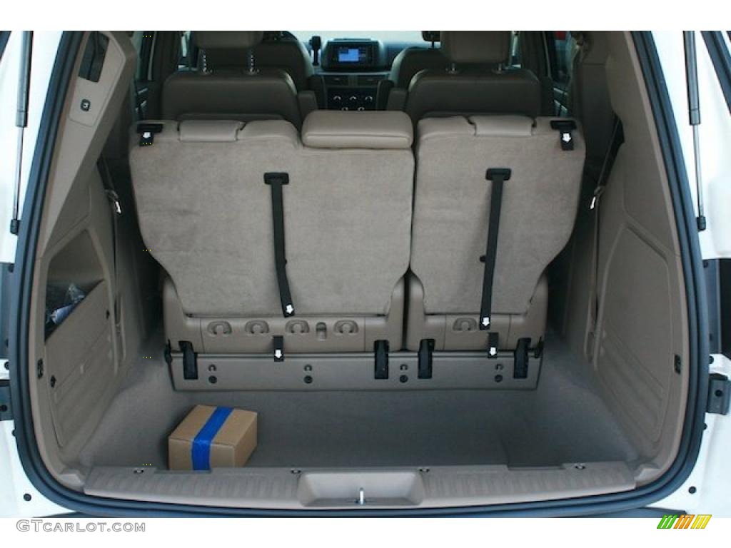 2011 Volkswagen Routan SE Trunk Photo #44054196