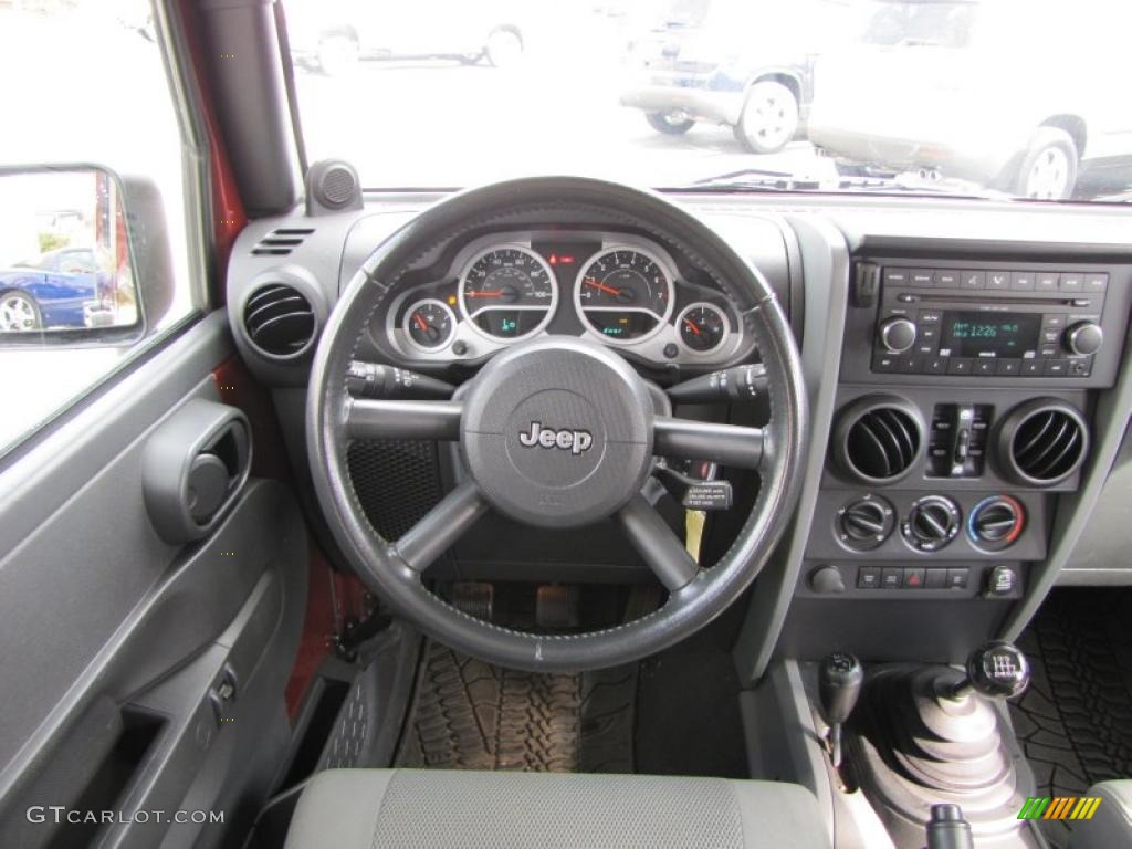 2007 Jeep Wrangler Unlimited Rubicon 4x4 Controls Photo #44056164