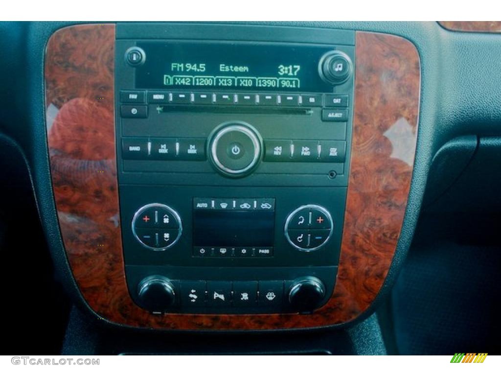 2008 Chevrolet Silverado 1500 LT Crew Cab 4x4 Controls Photo #44056565