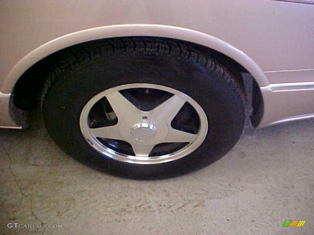 1999 Oldsmobile Eighty-Eight Standard Eighty-Eight Model Wheel Photos